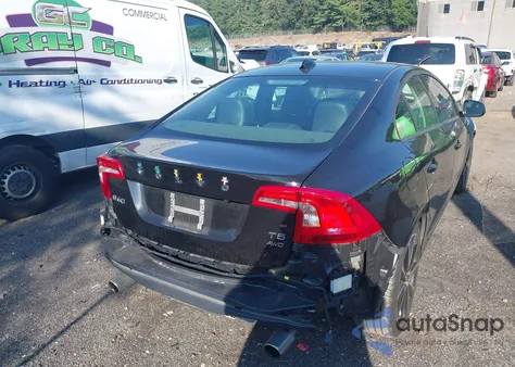 2017 Volvo S60 T5 Dynamic из США, поврежденный, VIN YV140MTL3H2431652